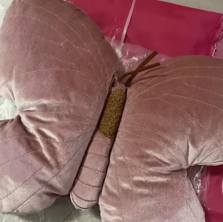 ButterflyDream Plush Decorative Throw Pillow – Pink Butterfly Cushion for Couch & Bed