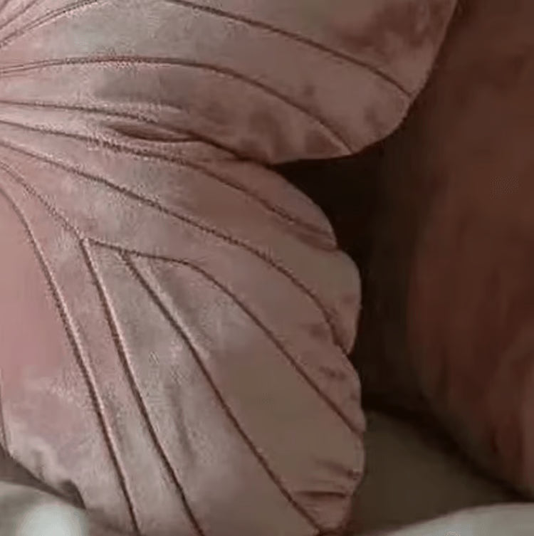 ButterflyDream Plush Decorative Throw Pillow – Pink Butterfly Cushion for Couch & Bed